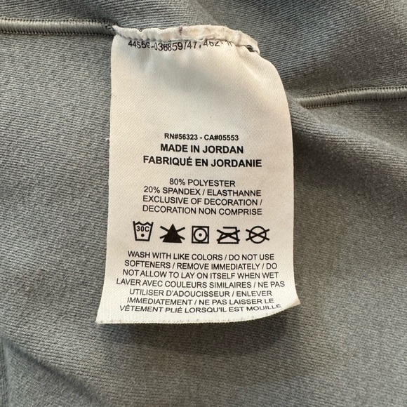 NIKE PRO Dri-Fit Women’s Size Medium quarter zip pullover Gray active wear - Picture 5 of 8